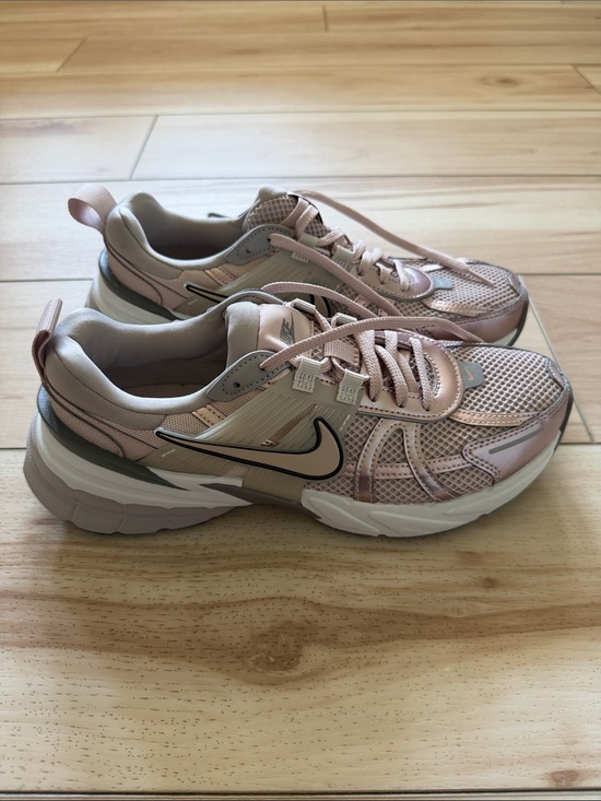 Nike Shoes - NWOT Nike V2K Run